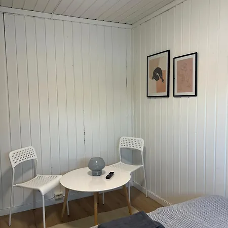 Gamle - Enebakkveien Apartment